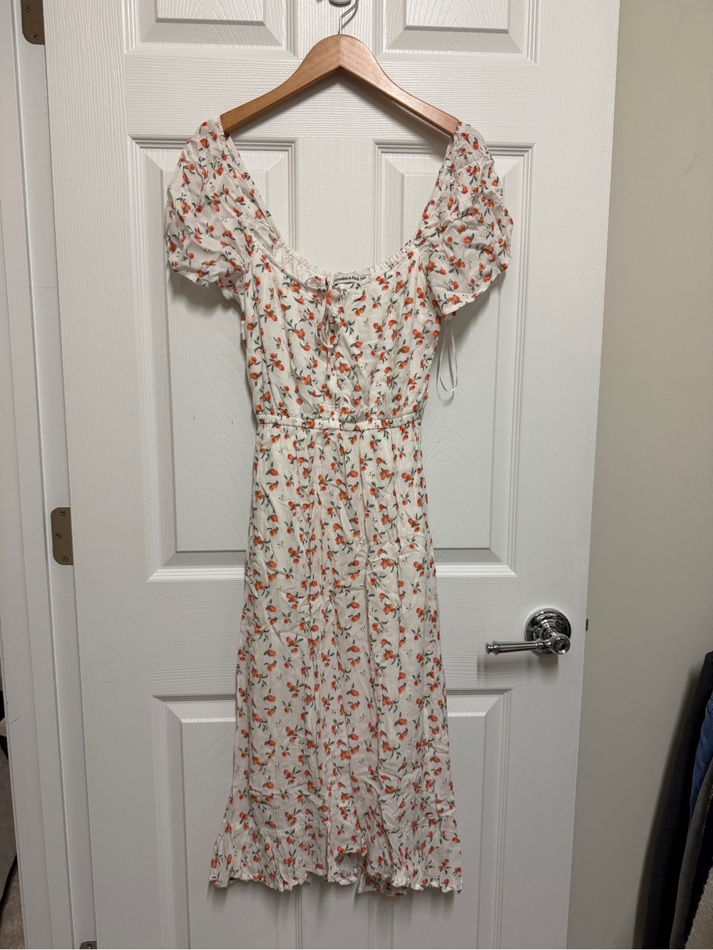 Abercrombie & Fitch Women's Puff Sleeve Midi Dress with Orange Fruit Print